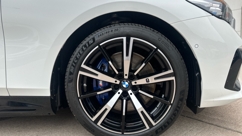 BMW i5 250kW eDrive40 M Sport 84kWh 4dr Auto Electric Saloon